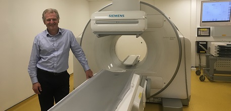 Dr Kim Orchard with gamma camera_457x220