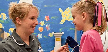 nurse-with-kid457x300