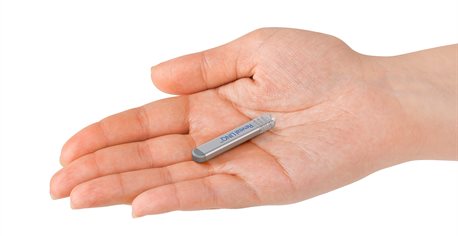 LINQ_Hand IMAGE hi-res