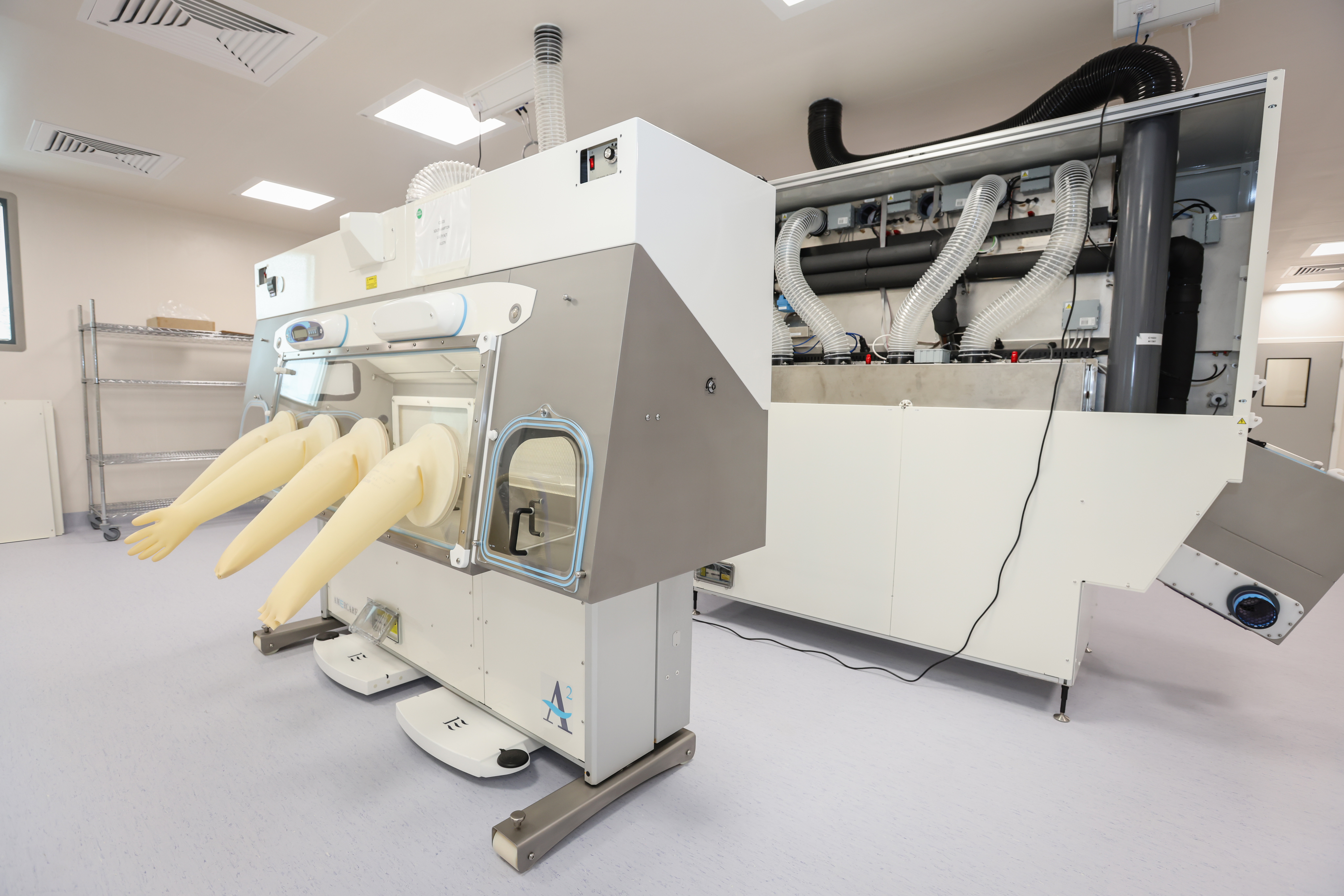 Aseptic Pharmacy - clean room (credit Paul Collins Photography)