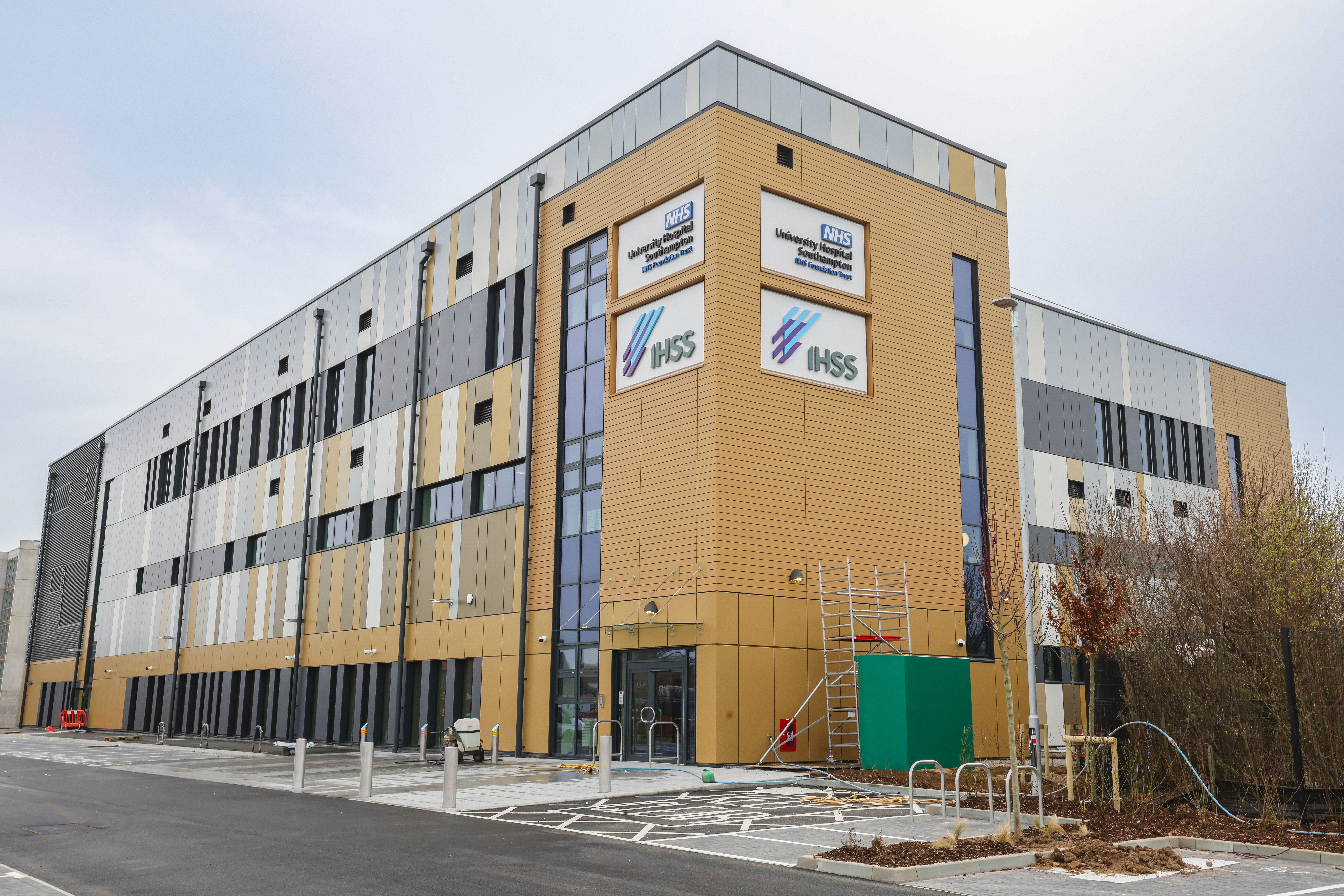 Aseptic Pharmacy (credit Paul Collins Photography)