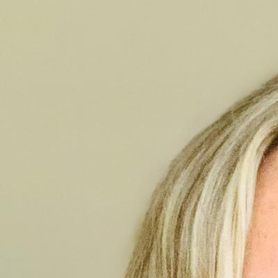 Dr Joanna Lovett